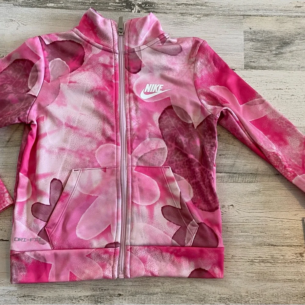 Nike Girls 2 piece Tracksuit Size 6 - Picture 2 of 3